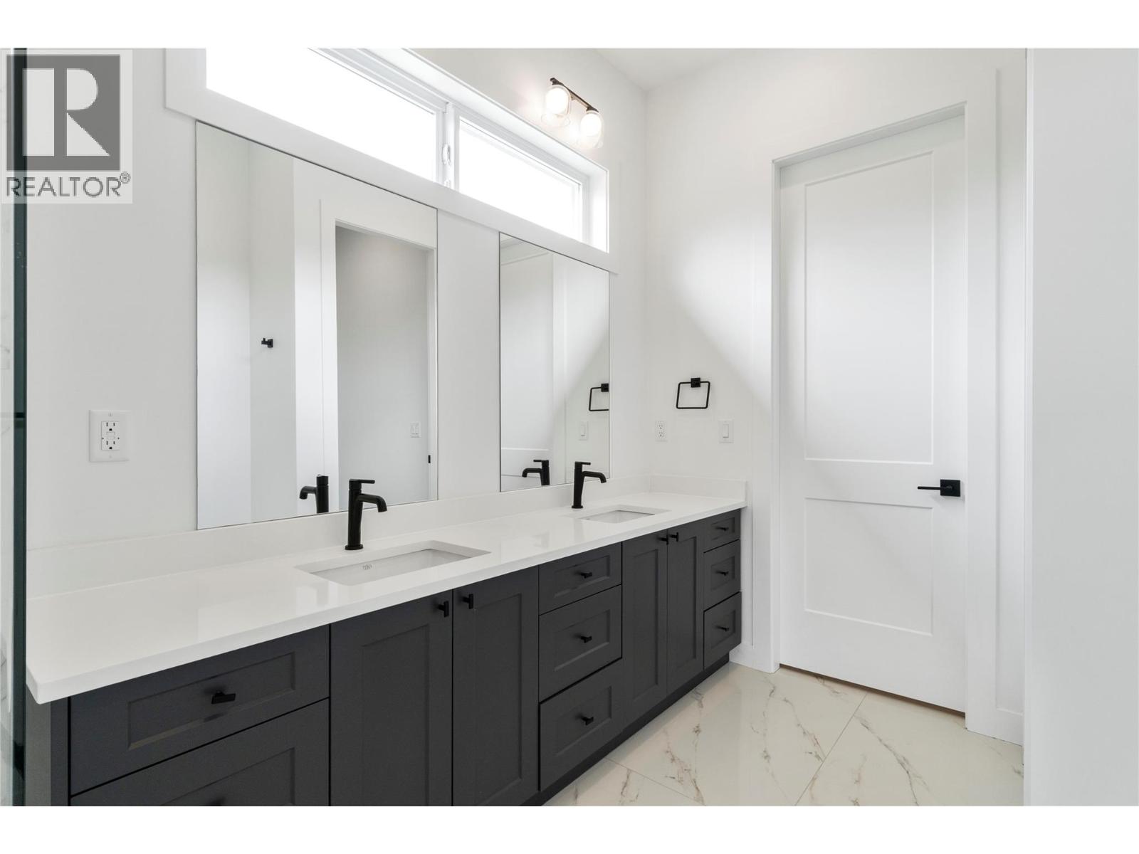  6840 42 Street Northeast, Salmon Arm