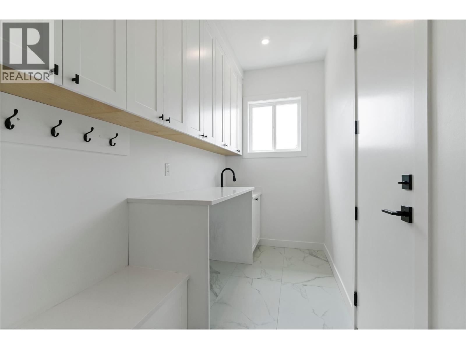  6840 42 Street Northeast, Salmon Arm
