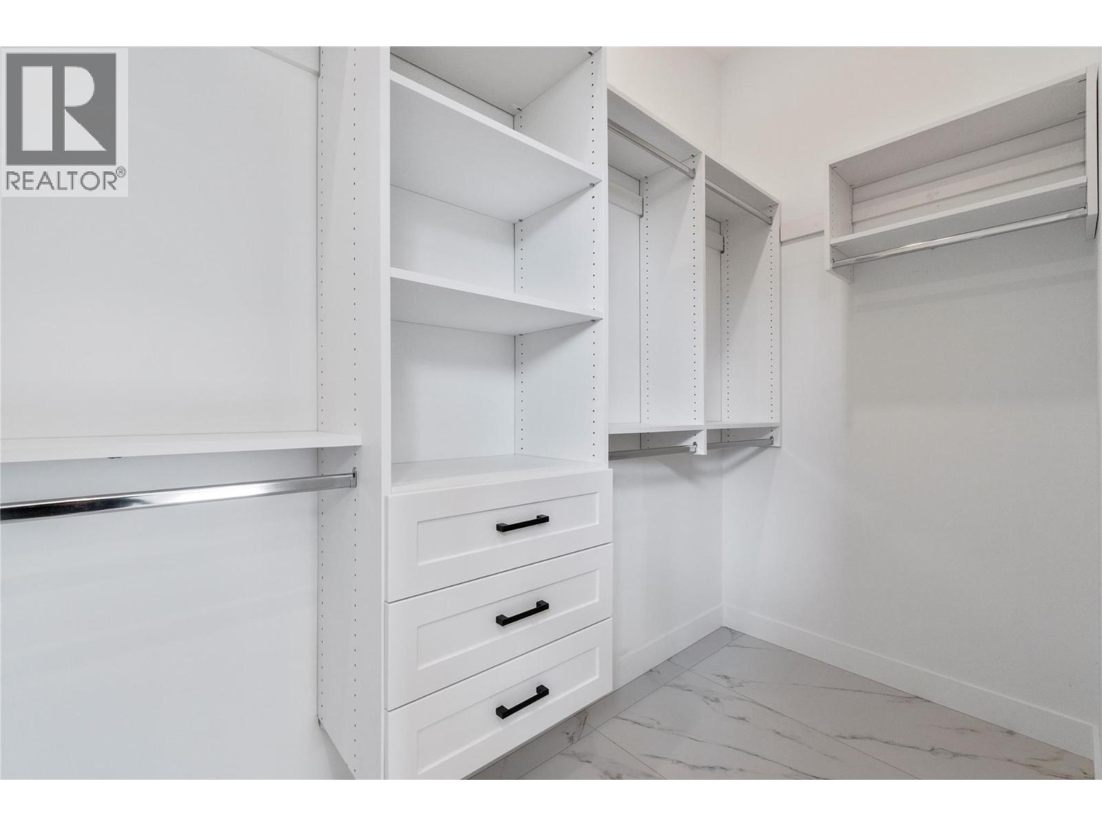  6840 42 Street Northeast, Salmon Arm