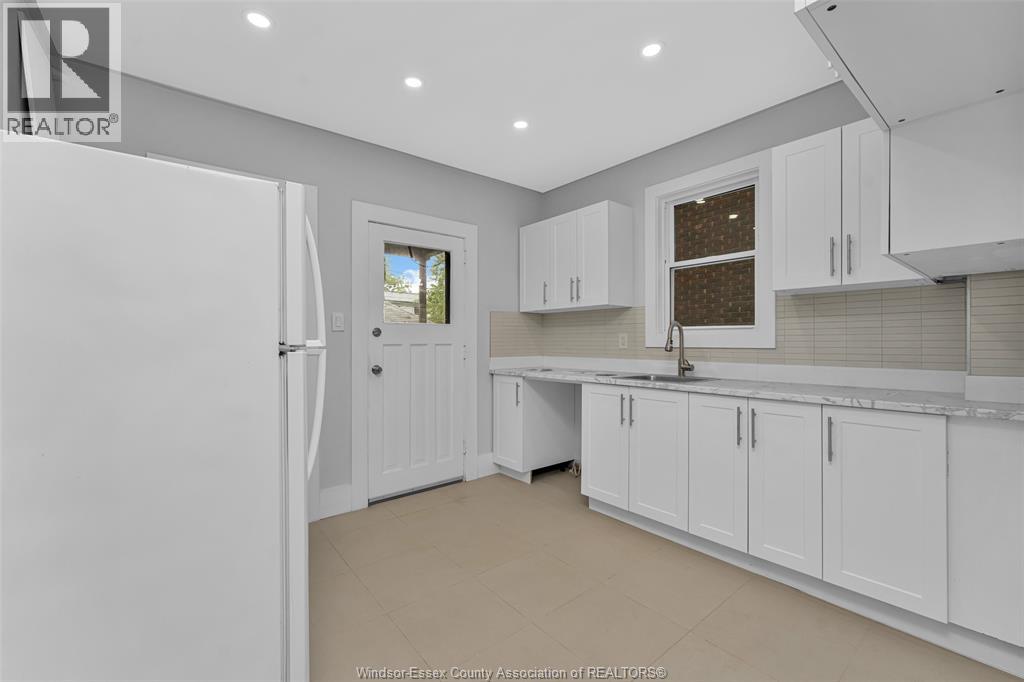 1525 DOUGALL ... - 11