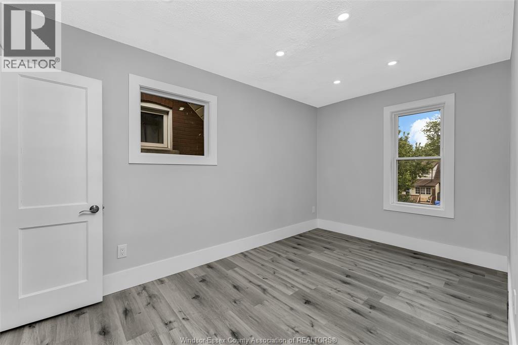 1525 DOUGALL ... - 16