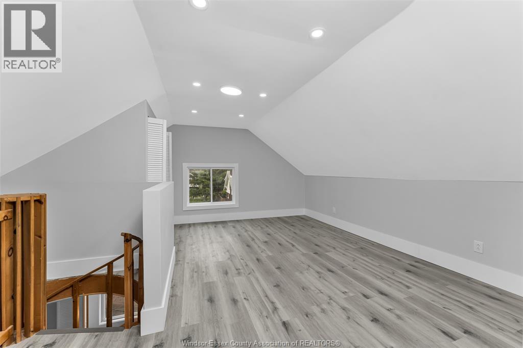 1525 DOUGALL ... - 24