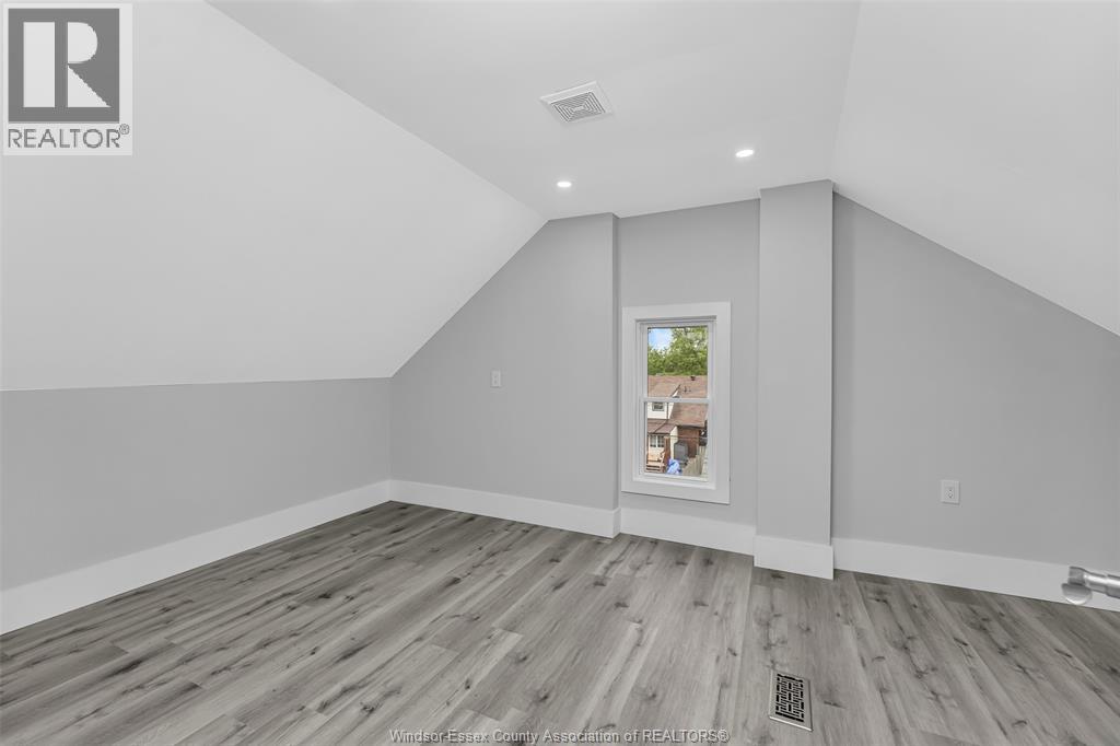 1525 DOUGALL ... - 26