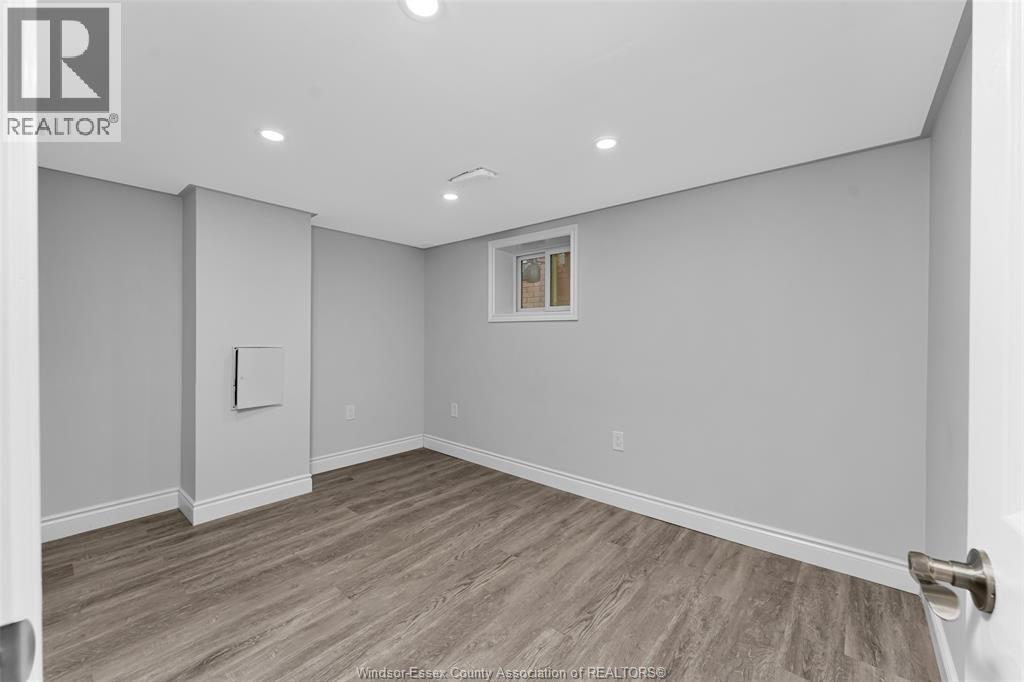1525 DOUGALL ... - 31