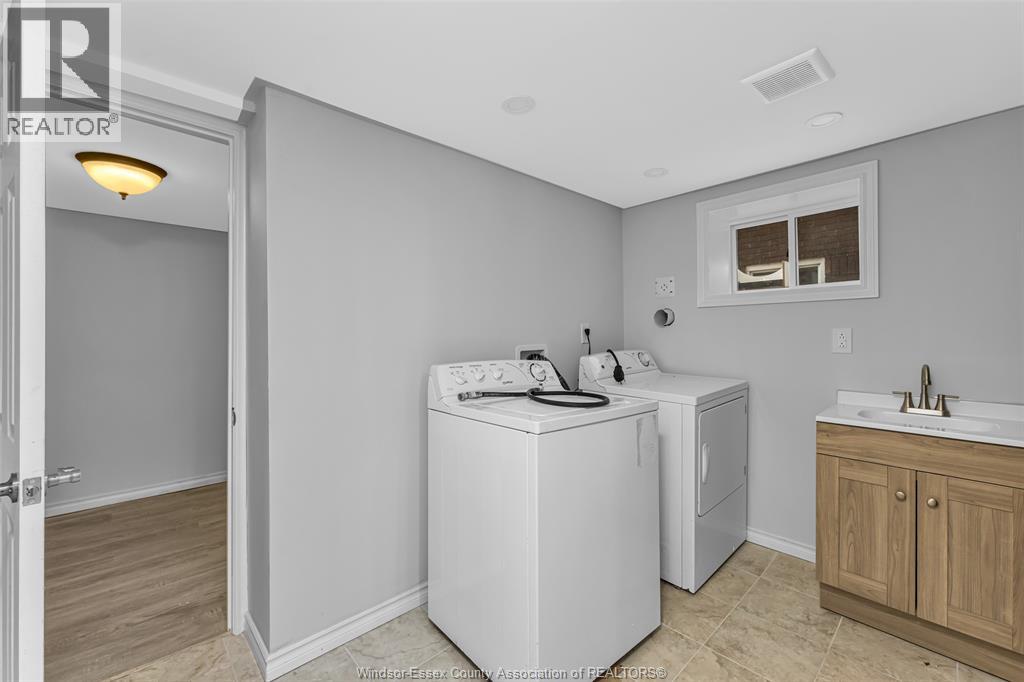 1525 DOUGALL ... - 33