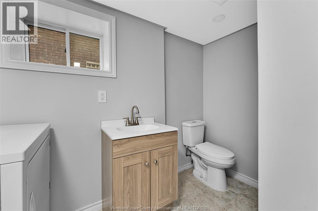 1525 DOUGALL ... - 34