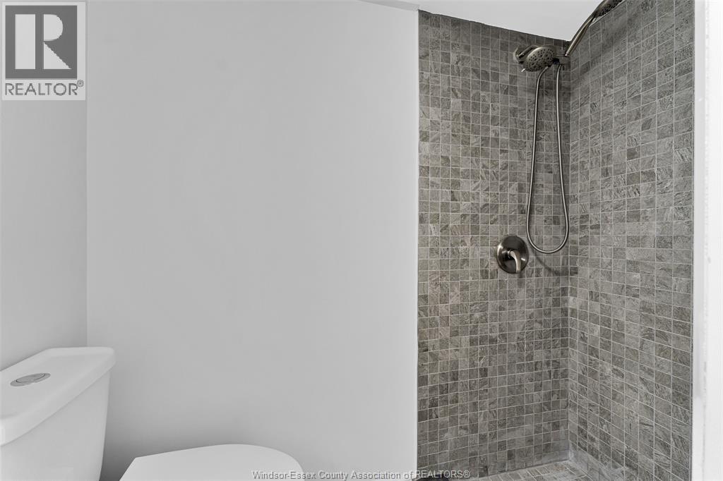 1525 DOUGALL ... - 35