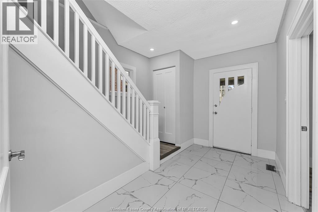 1525 DOUGALL ... - 4