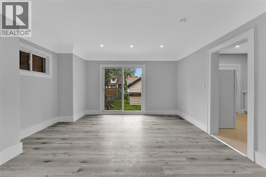 1525 DOUGALL ... - 8