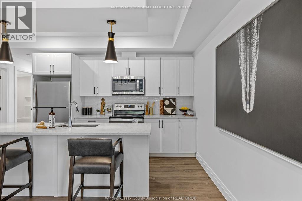 #203 3817 HOWARD AVENUE - 10