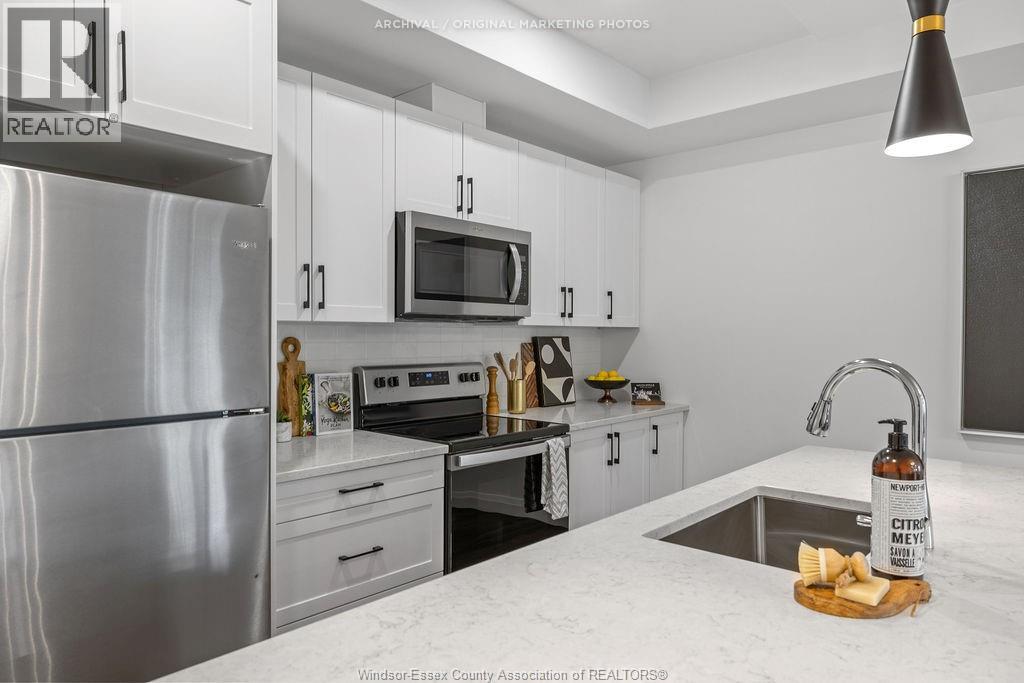 #203 3817 HOWARD AVENUE - 17