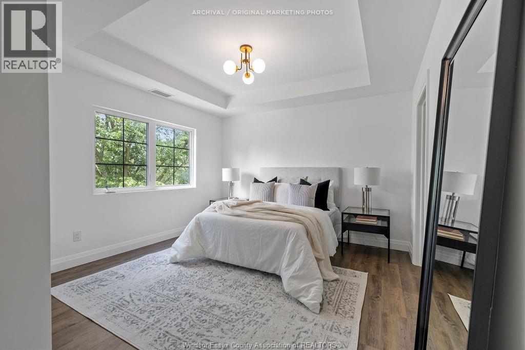 #203 3817 HOWARD AVENUE - 4