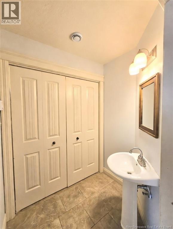 922 Bernard Street - 11