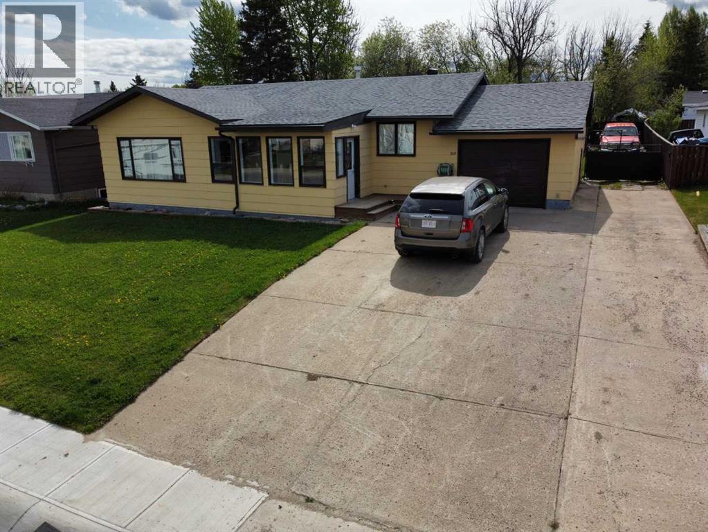 805 8 Street - 4