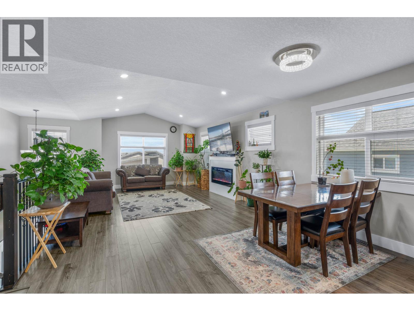 2443 ROWE STREET, Prince George