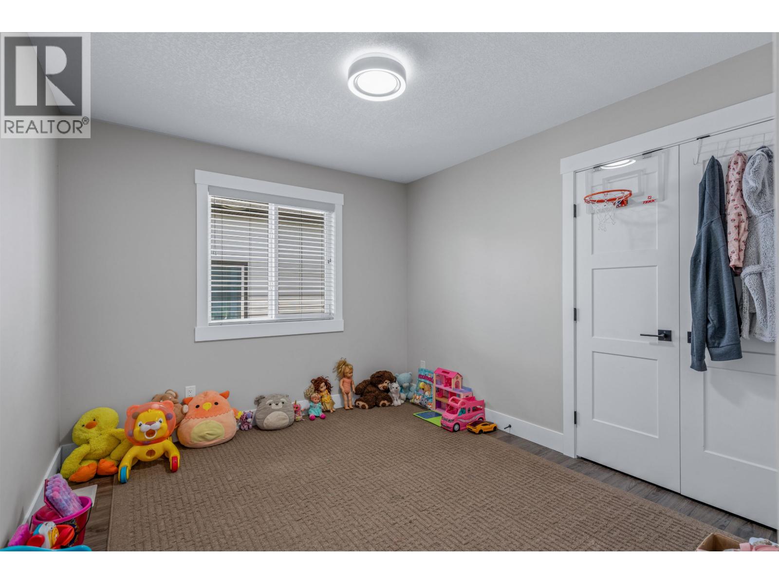 2443 ROWE STREET - 14
