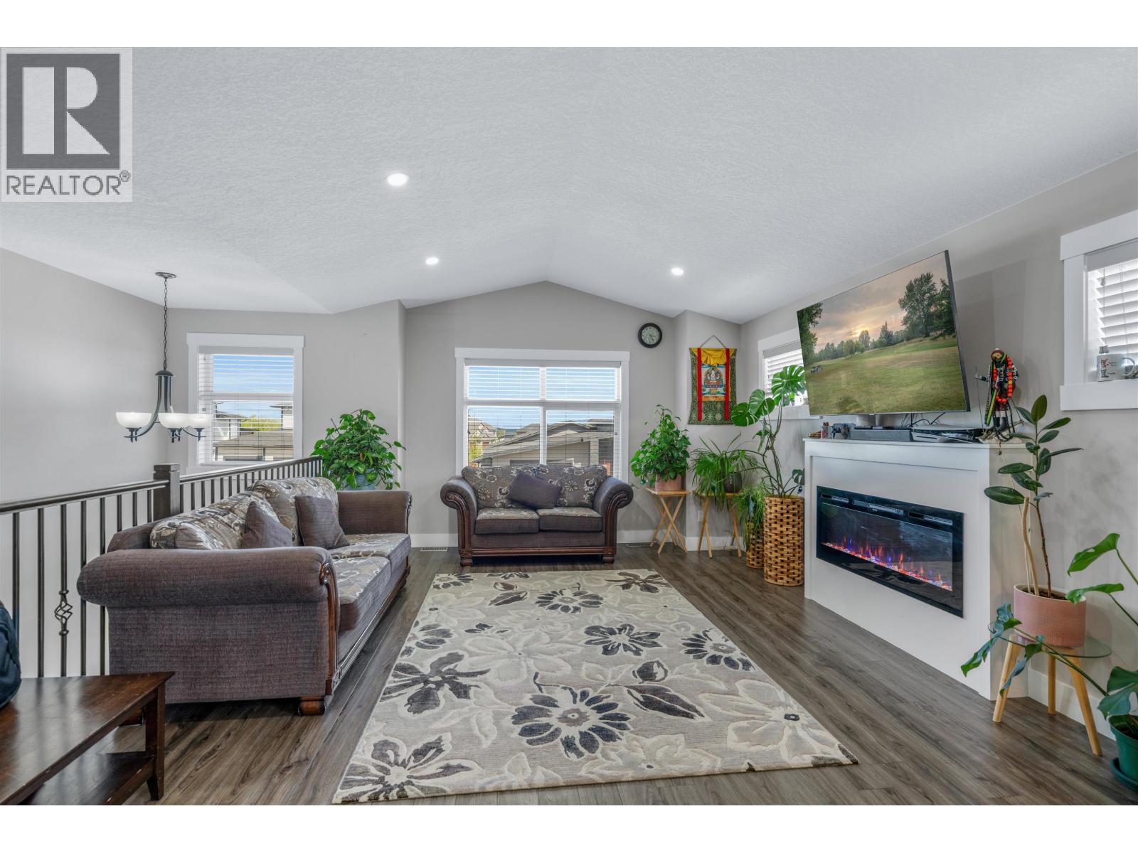 2443 ROWE STREET, Prince George