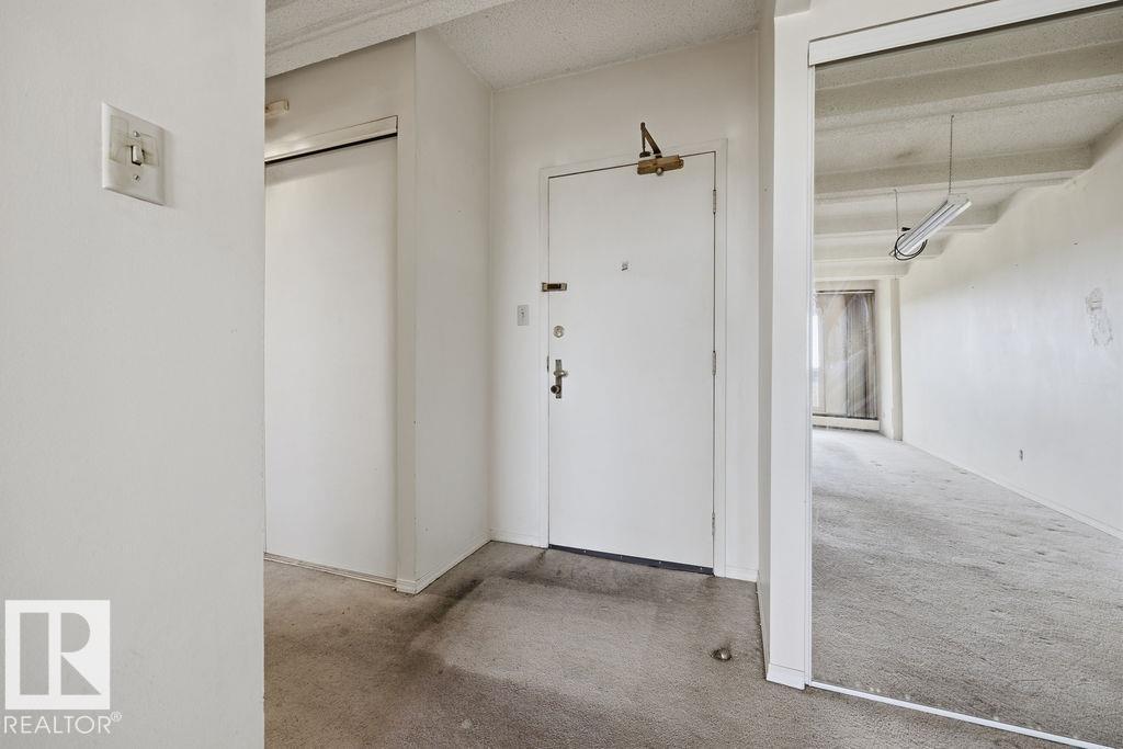 #1208 9918 101 ST NW - 18