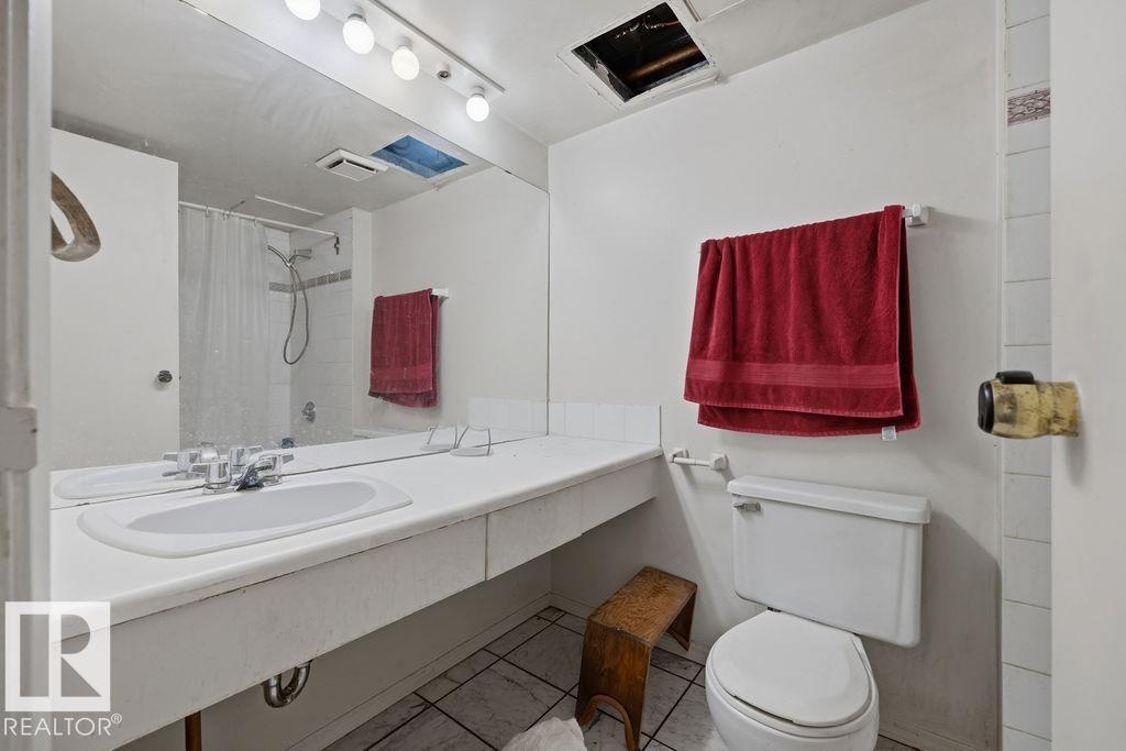 #1208 9918 101 ST NW - 28