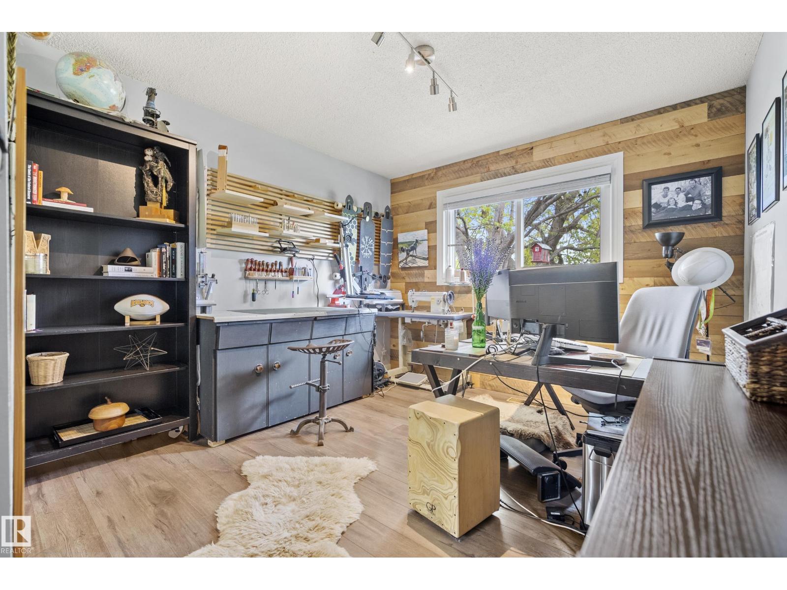 8804 136 AV NW - 19