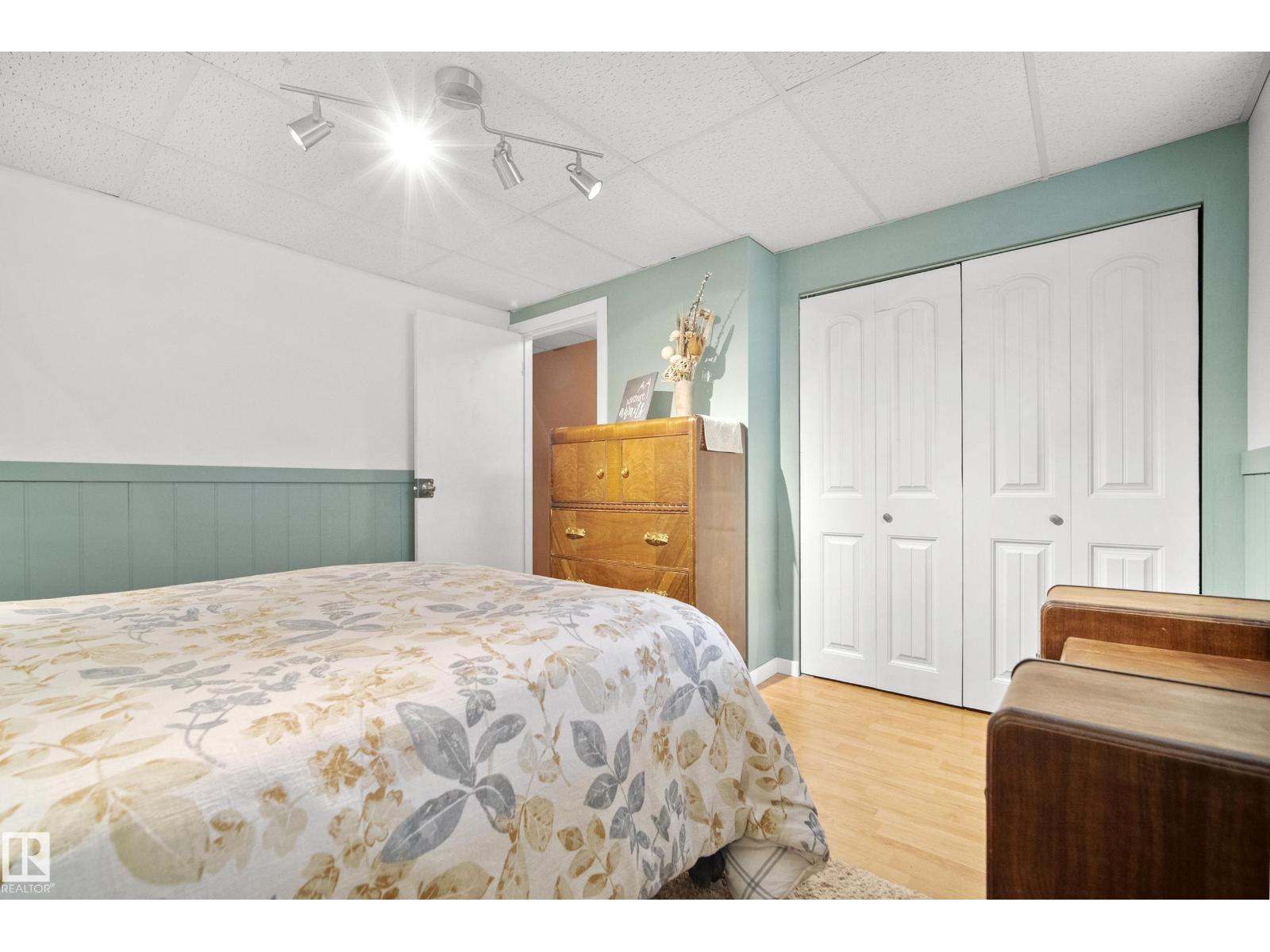 8804 136 AV NW - 29