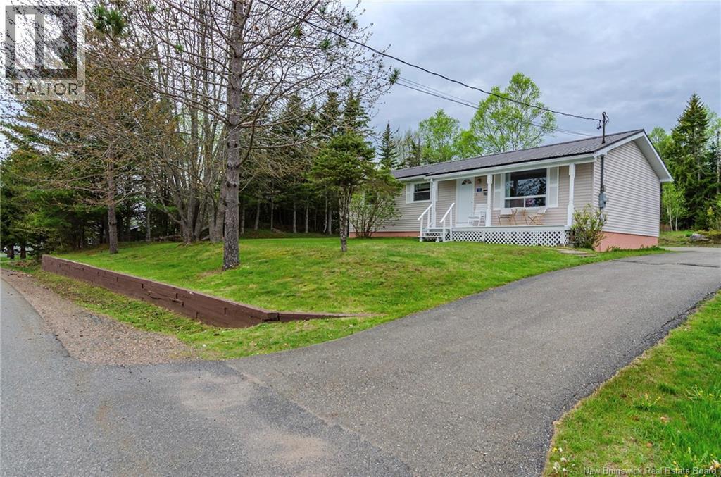 16 Armstrong Crescent - 1