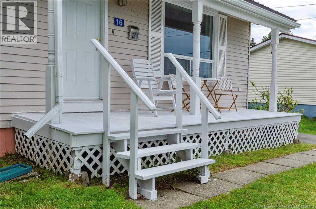 16 Armstrong Crescent - 6