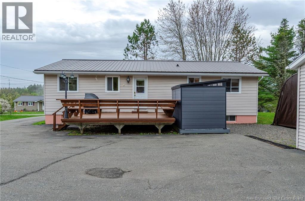 16 Armstrong Crescent - 10