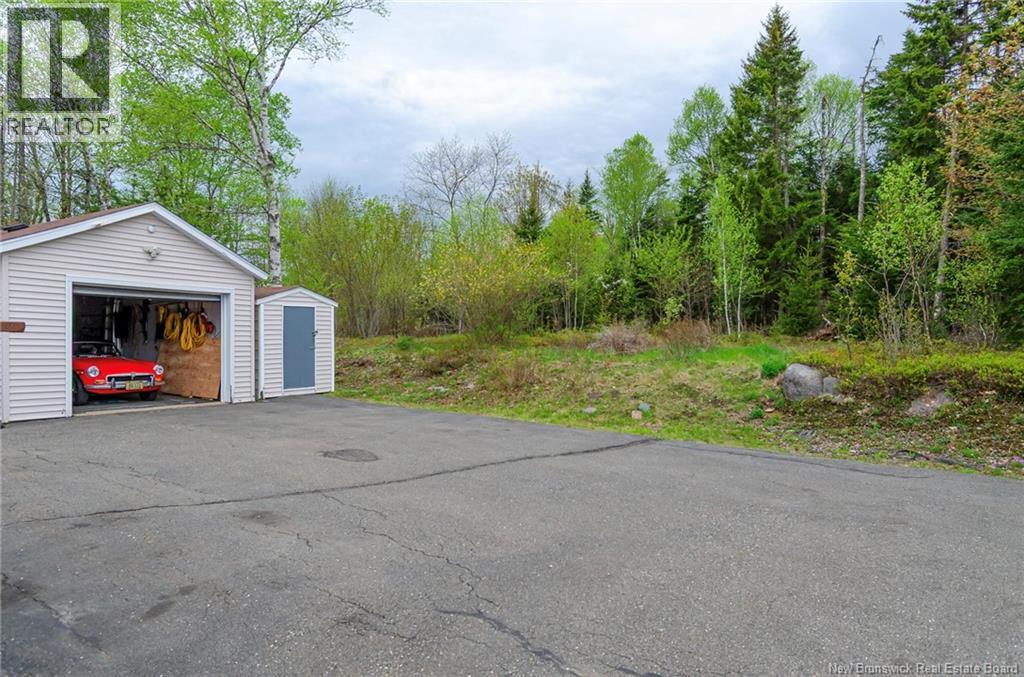 16 Armstrong Crescent - 13