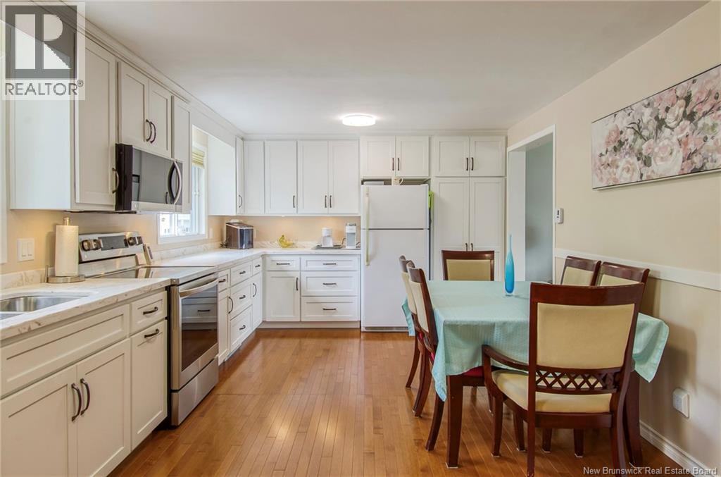 16 Armstrong Crescent - 15