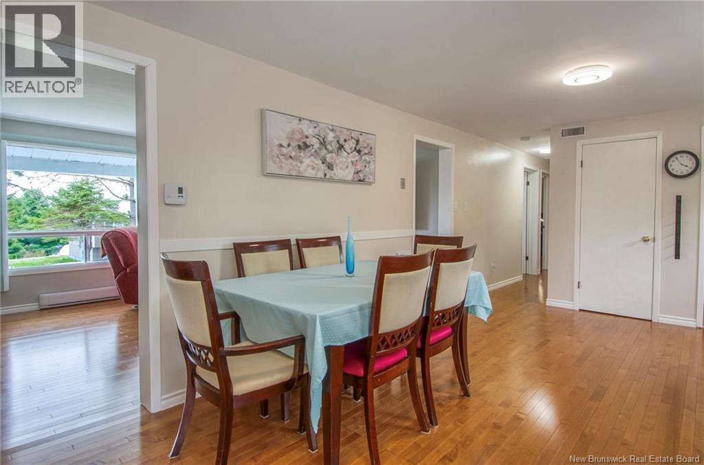 16 Armstrong Crescent - 20