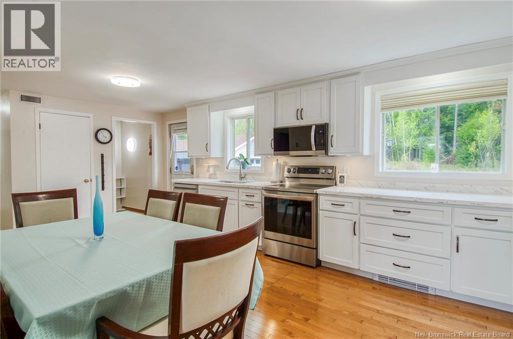16 Armstrong Crescent - 22