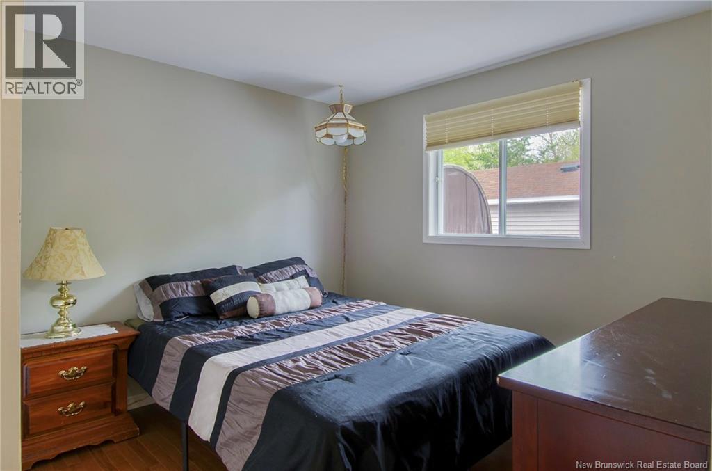16 Armstrong Crescent - 29