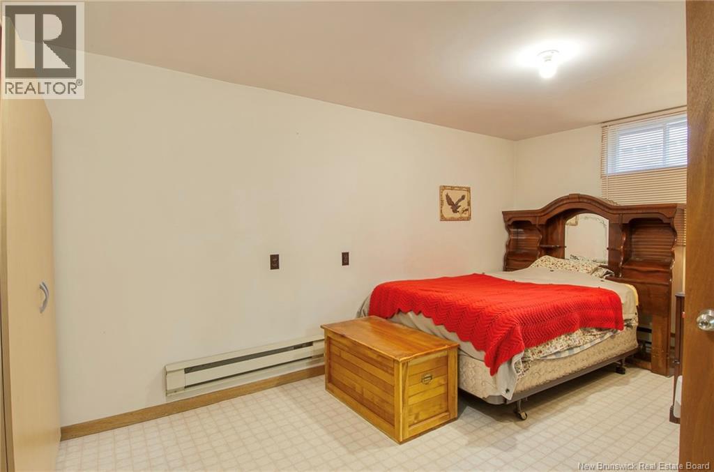 16 Armstrong Crescent - 38