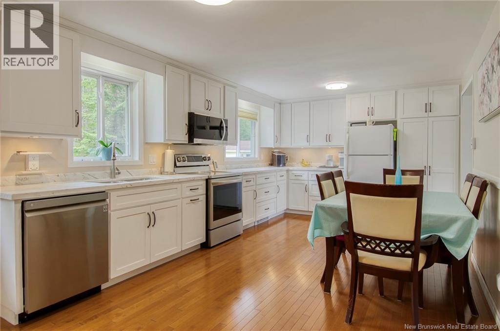 16 Armstrong Crescent - 21