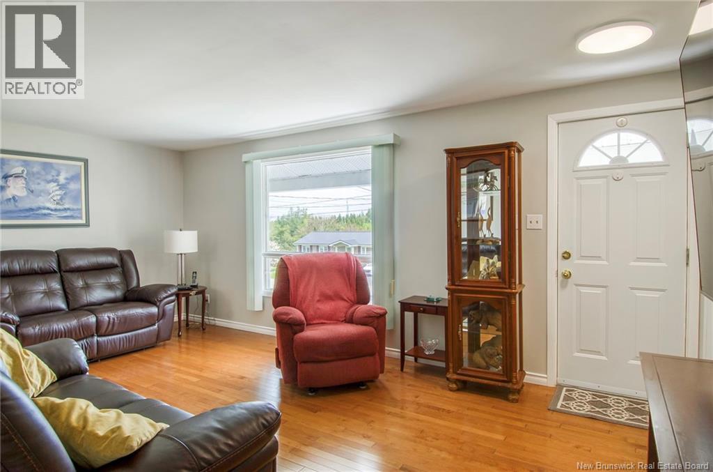 16 Armstrong Crescent - 23