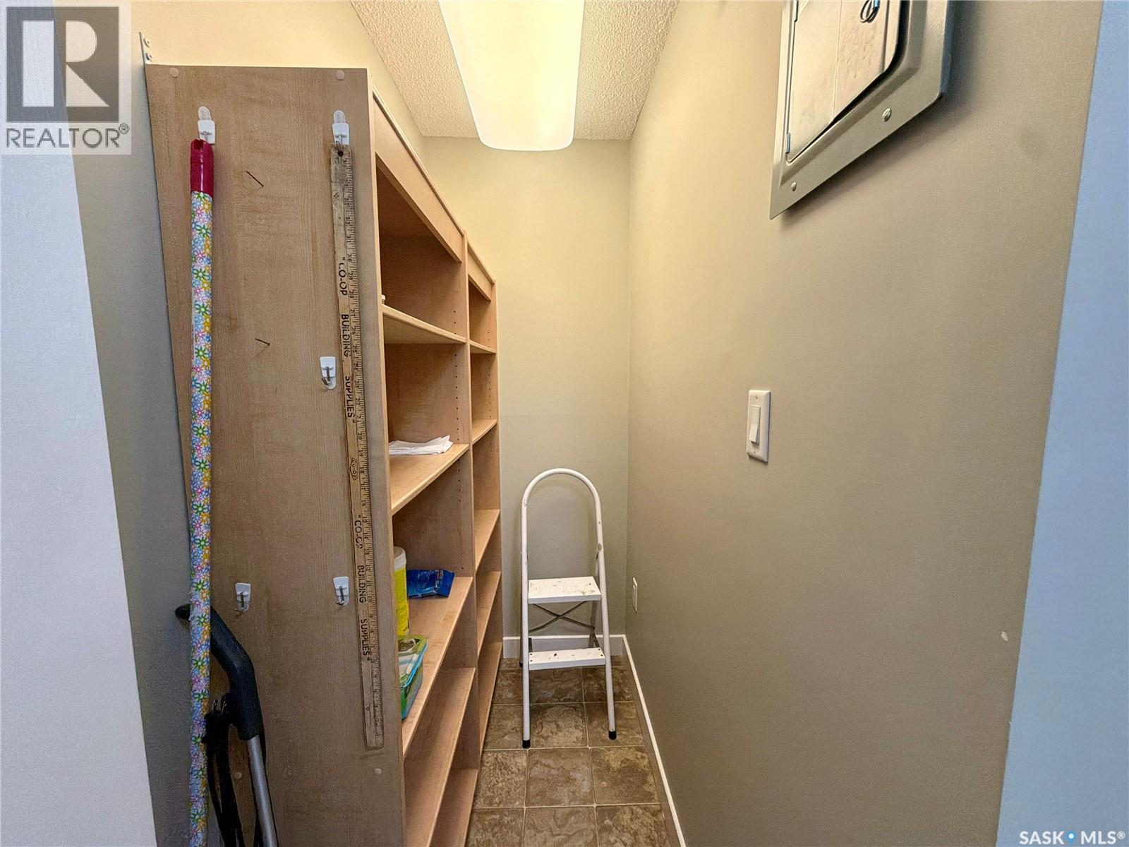 #206 4615 Rae STREET - 16