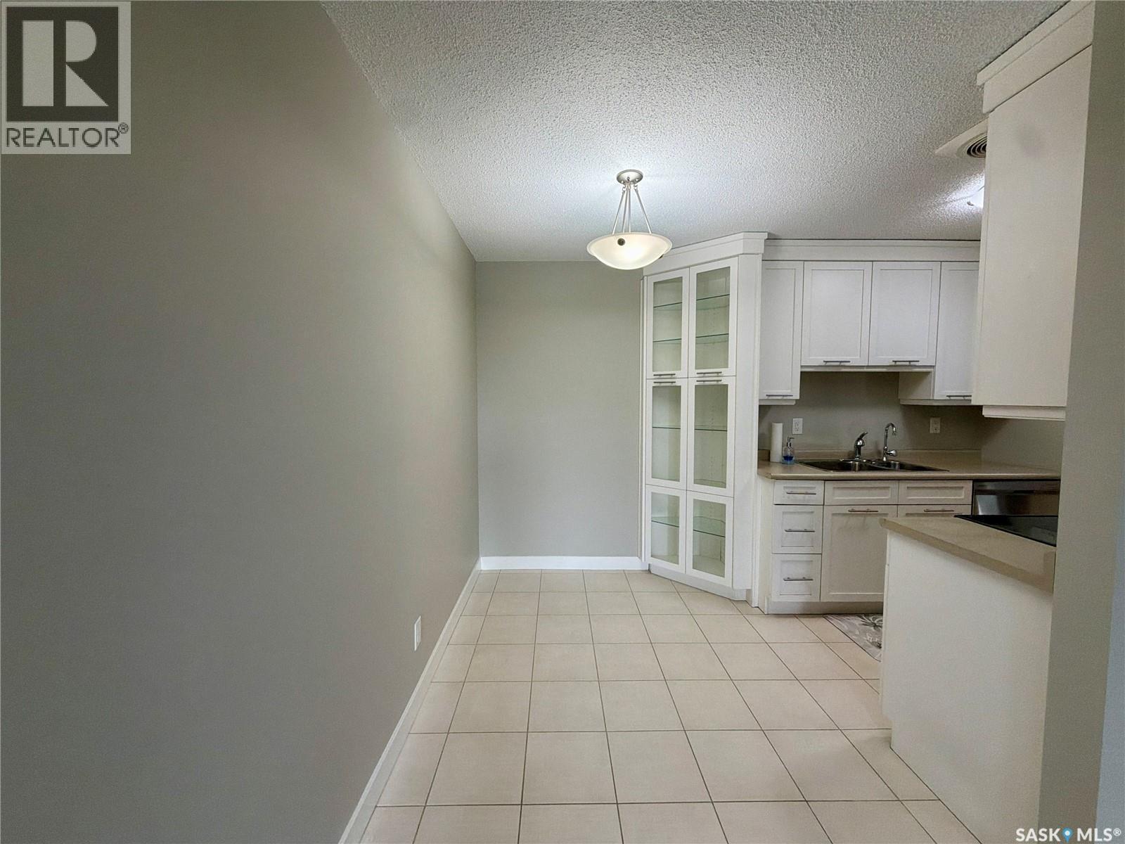 #206 4615 Rae STREET - 7