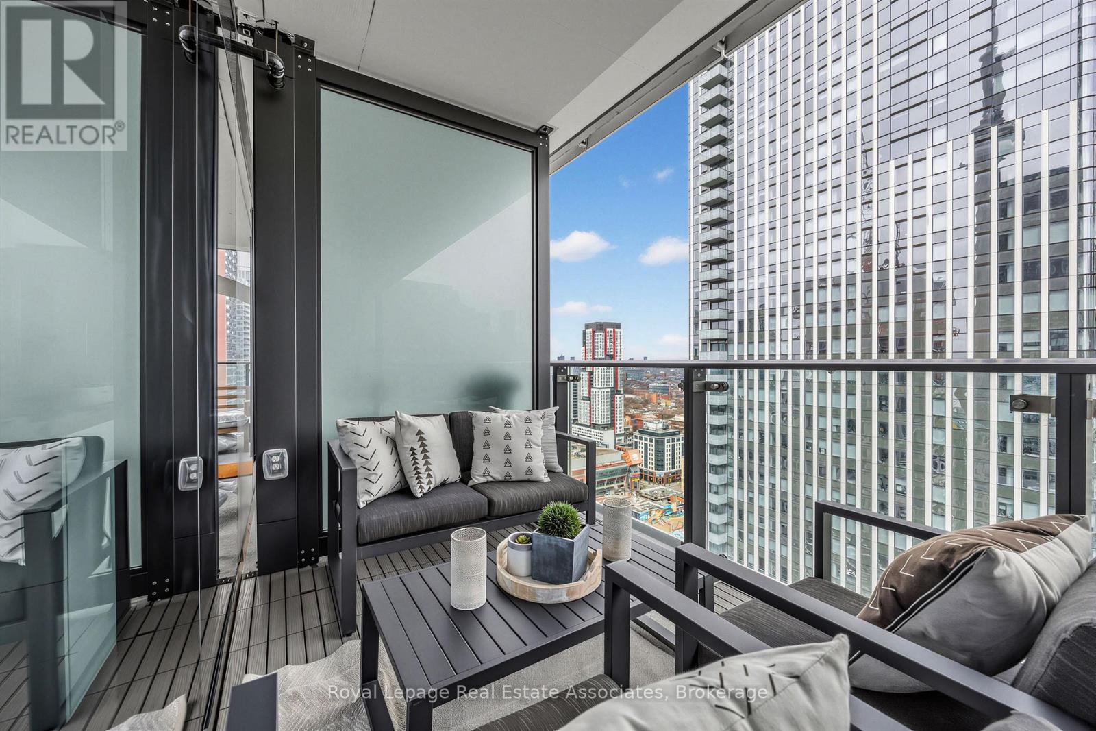 #3102 224 KING STREET W - 16