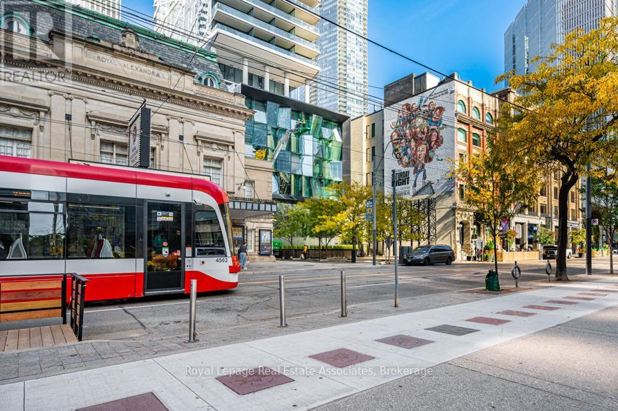 #3102 224 KING STREET W - 30