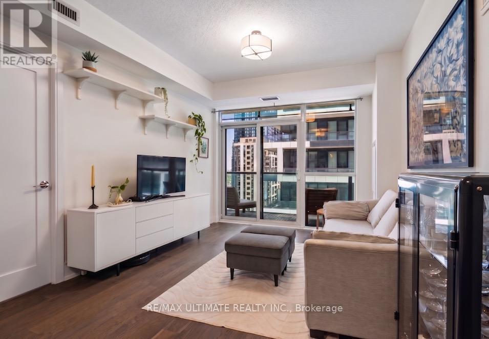 #1304 25 BROADWAY AVENUE - 11