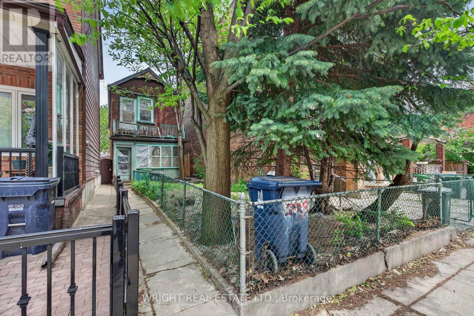 239 MANNING AVENUE - 8