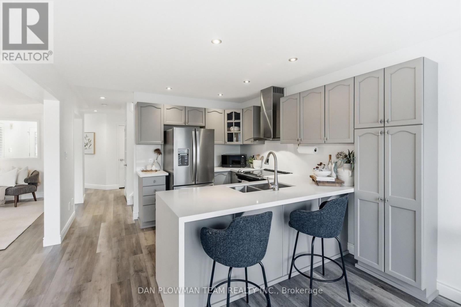 7 TREEN CRESCENT - 12