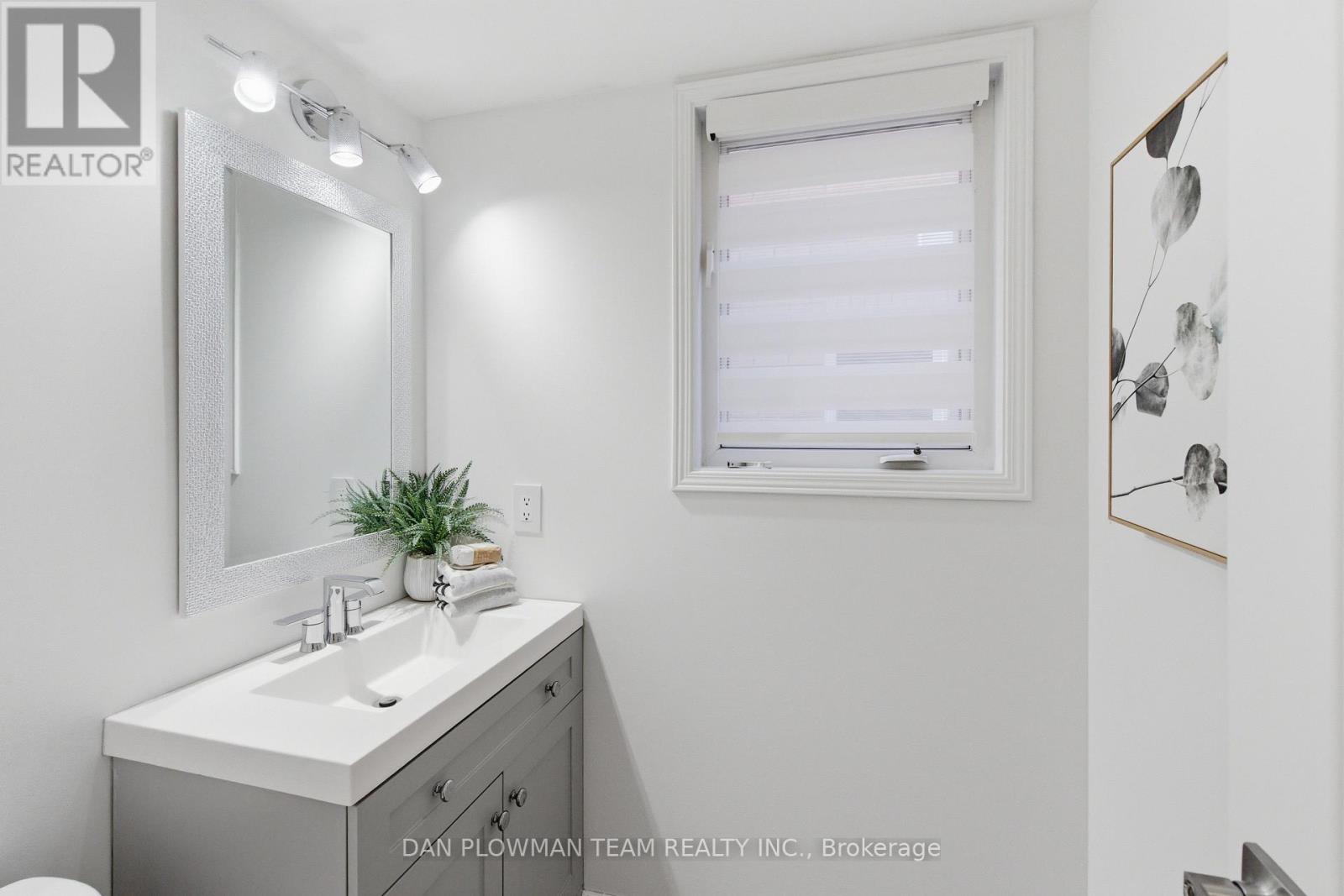 7 TREEN CRESCENT - 16