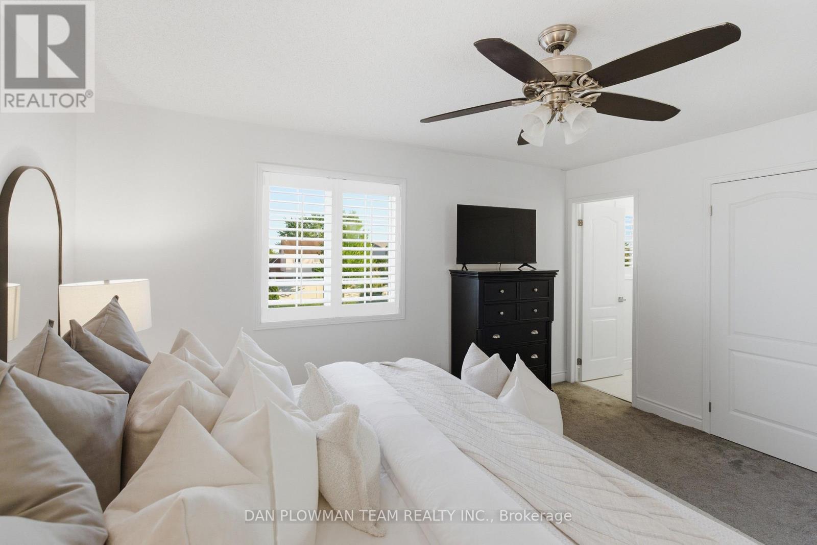 7 TREEN CRESCENT - 22