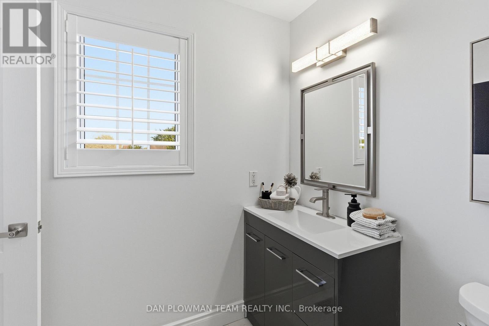 7 TREEN CRESCENT - 23