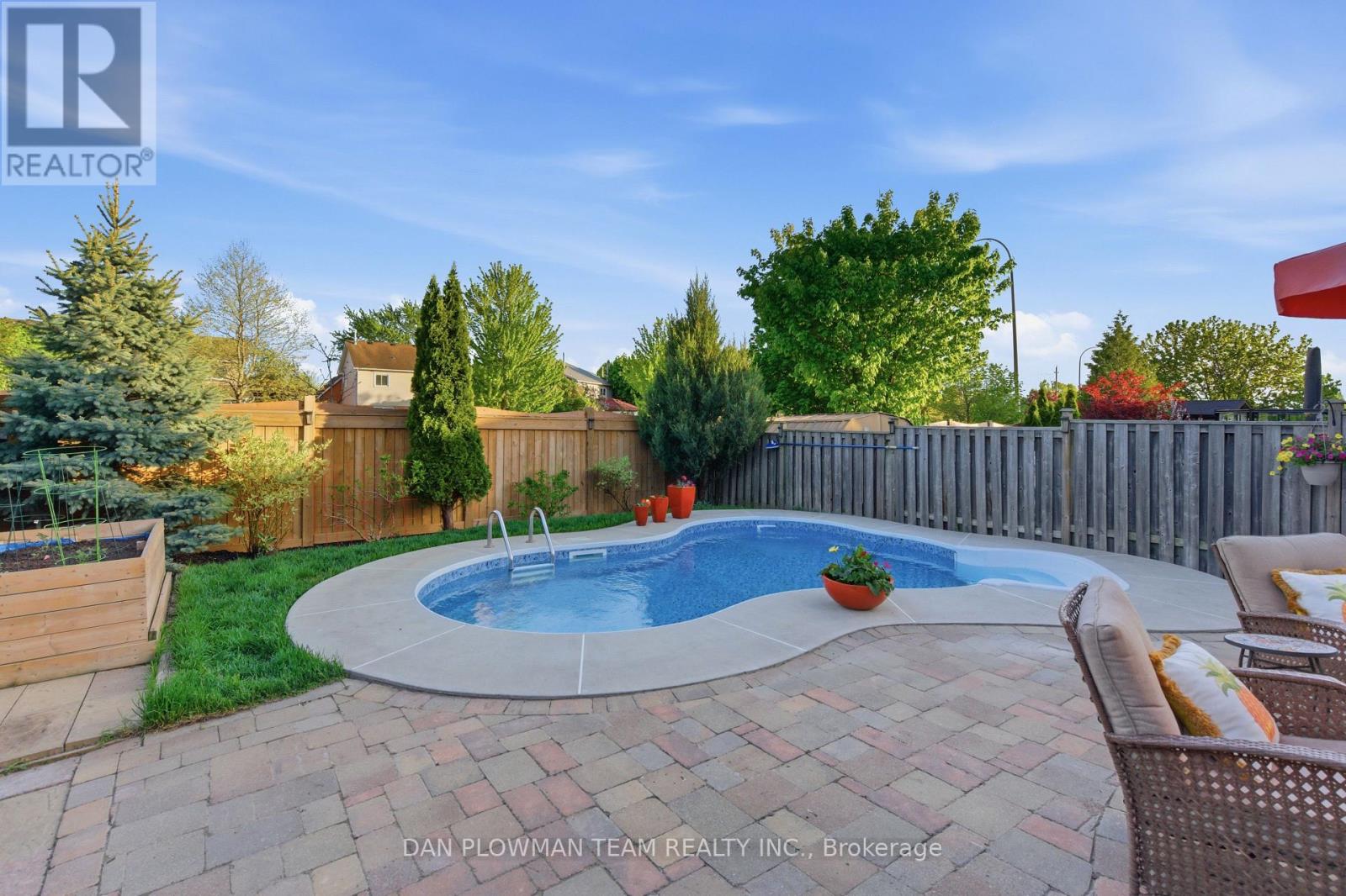 7 TREEN CRESCENT - 41