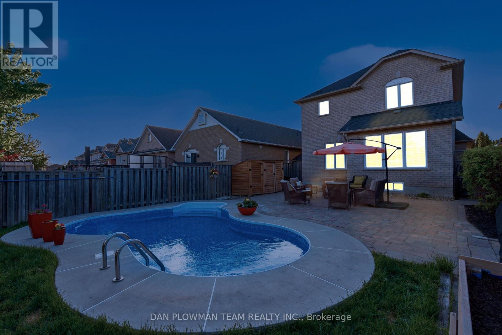 7 TREEN CRESCENT - 42