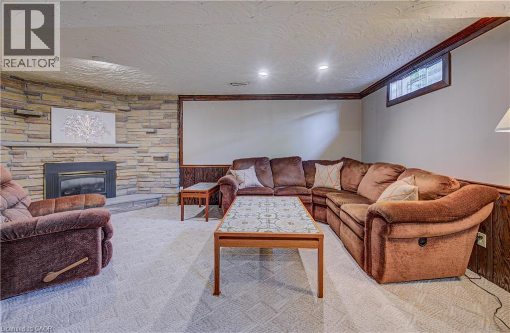 119 MARTINGLEN Crescent - 32