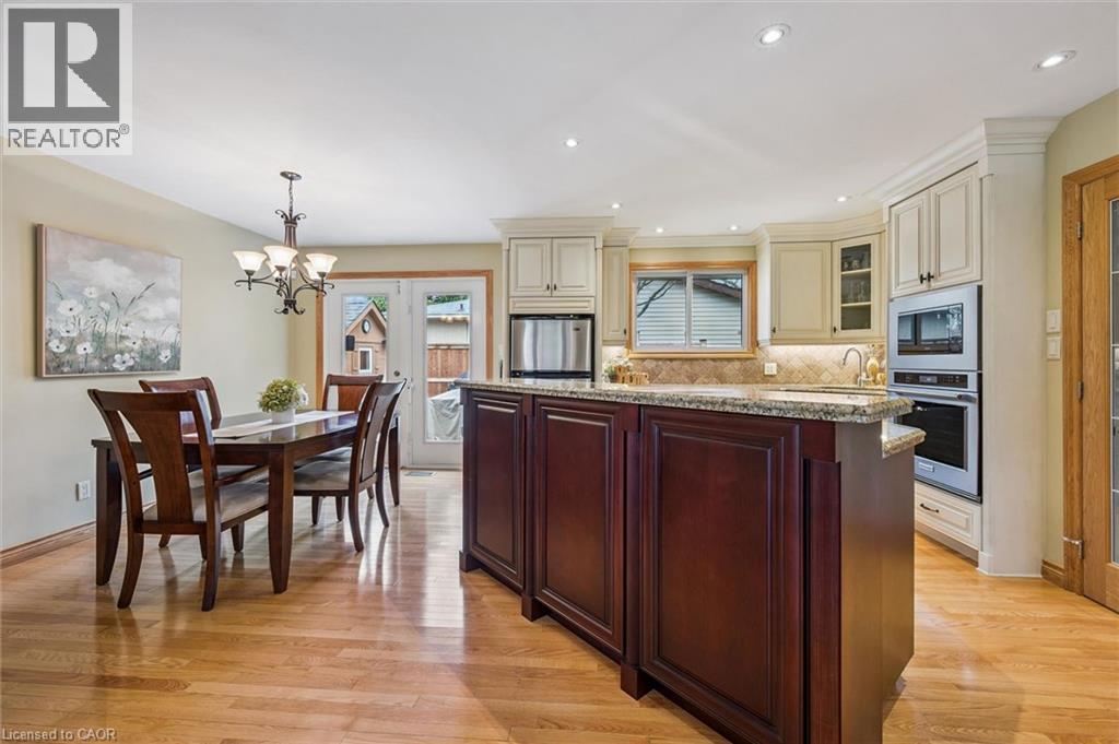 574 SPRUCEHILL Avenue - 11